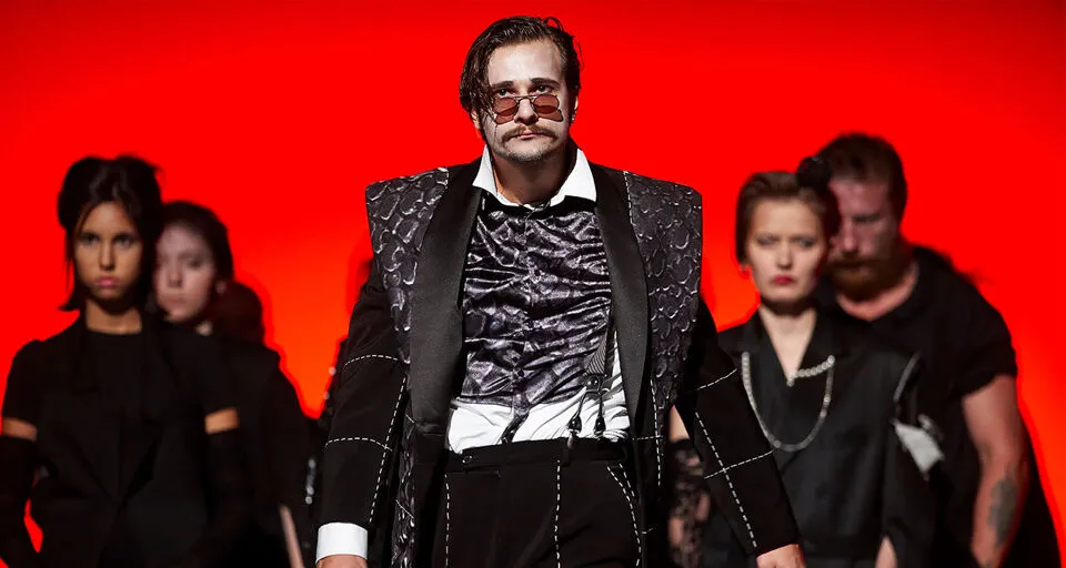 Спродюсированных постановок в год-2